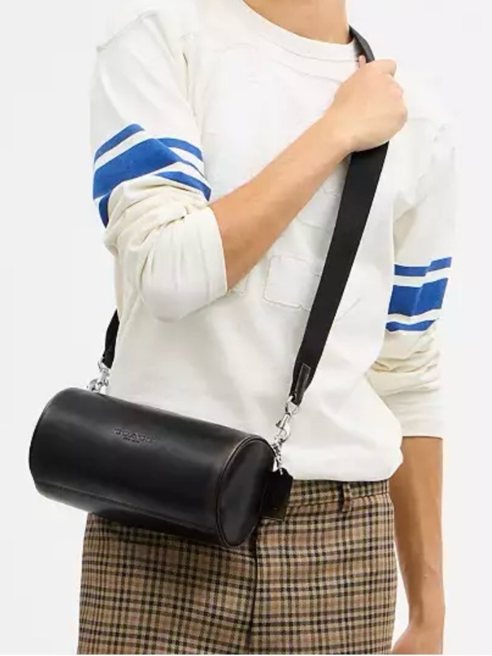 Coach Andre Barrel Bag 24
In Loved Leather - Picture 6 of 9